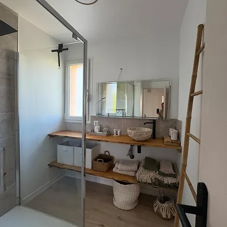 Apartment Refait A Neuf A Pied *